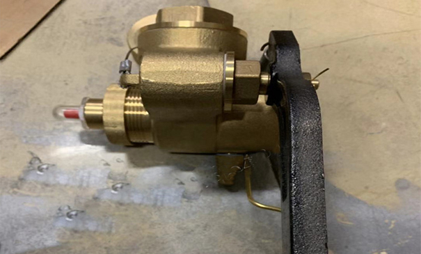 船用闸阀型测深自闭阀 JIS F3019实物图2 船用闸阀型测深自闭阀 JIS F3019实物图