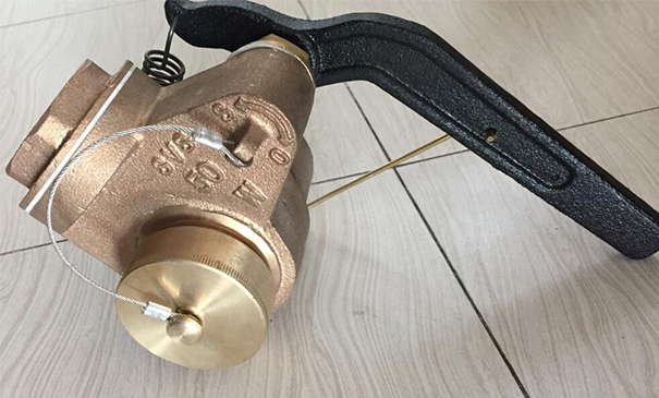 船用闸阀型测深自闭阀 JIS F3019实物图1 船用闸阀型测深自闭阀 JIS F3019实物图